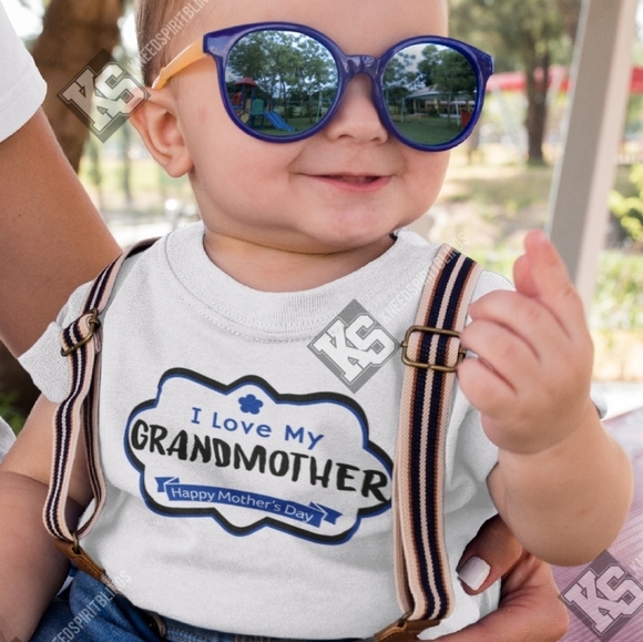 Gildan Other - I Lpve My Grandmother Tee